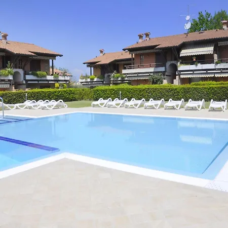 Charming In With Swimming Pool *