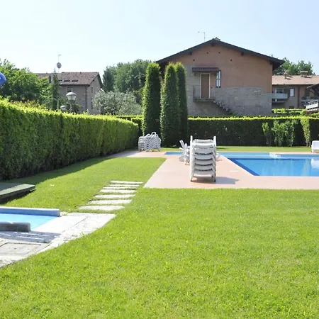 Charming In With Swimming Pool *